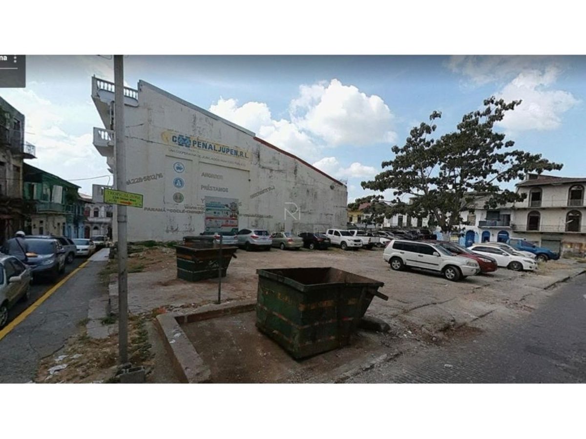 VENTA DE TERRENO EN CASCO VIEJO