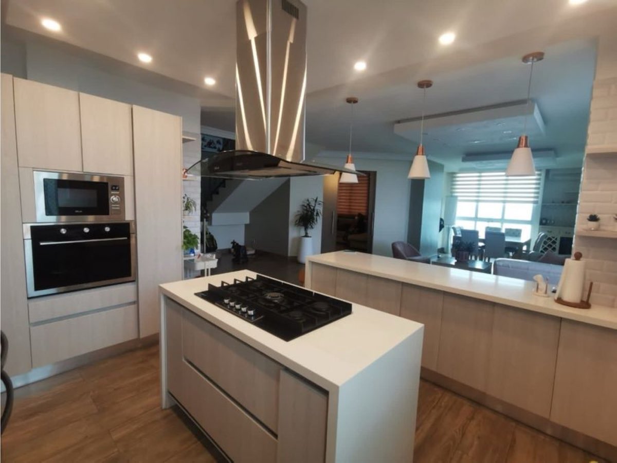 VENTA DE PENTHOUSE EN PUNTA PACIFICA DE 242m2 $550,000