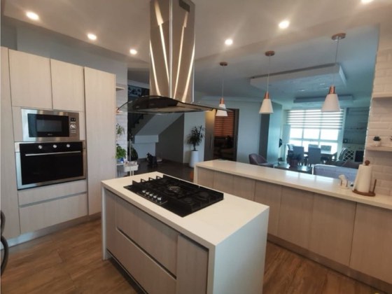 VENTA DE PENTHOUSE EN PUNTA PACIFICA DE 242m2 $550,000