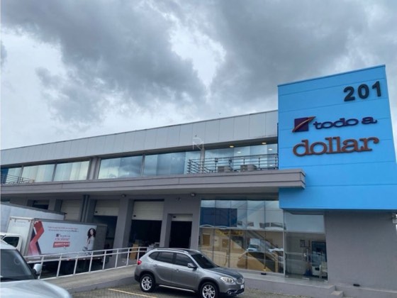VENTA DE BODEGA CON OFICINAS EN CIUDAD DE PANAMA