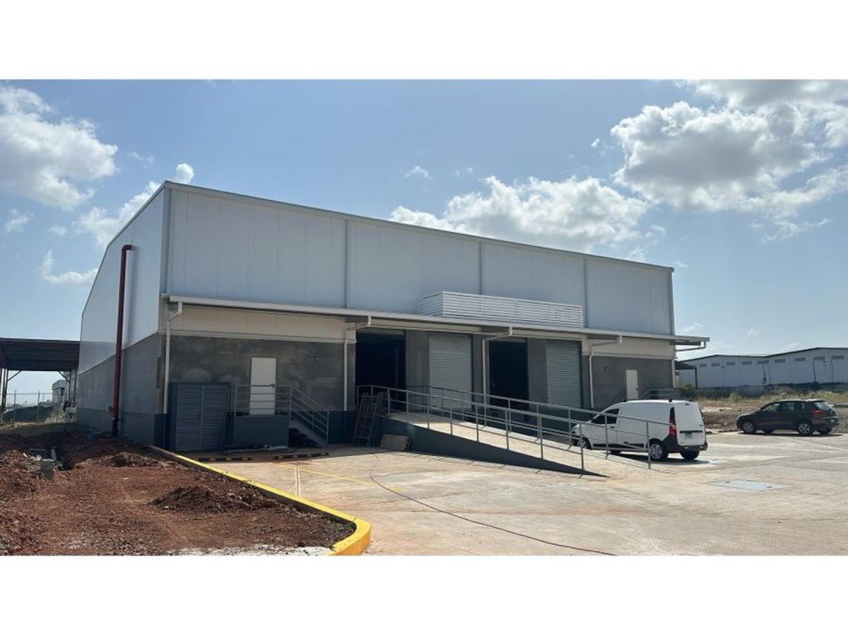 ALQUILER DE GALERA EN TOCUMEN  COMMERCIAL PARK