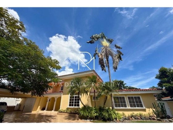VENTA / ALQUILER DE CASA EN COSTA DEL ESTE PH COSTA SERENA