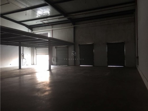 VENTA GALERA EN ZONA DE LAS AMERICAS