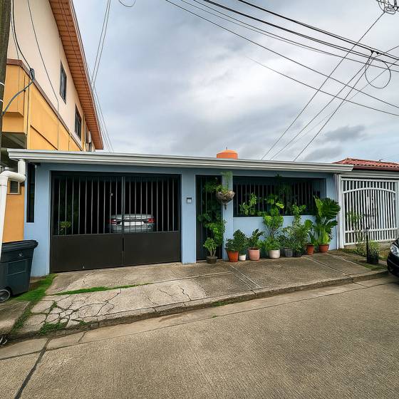 VENTA DE CASA EN CHANIS - CAMPO LIMBERGH